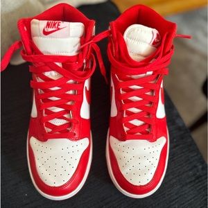 Nike dunk high red